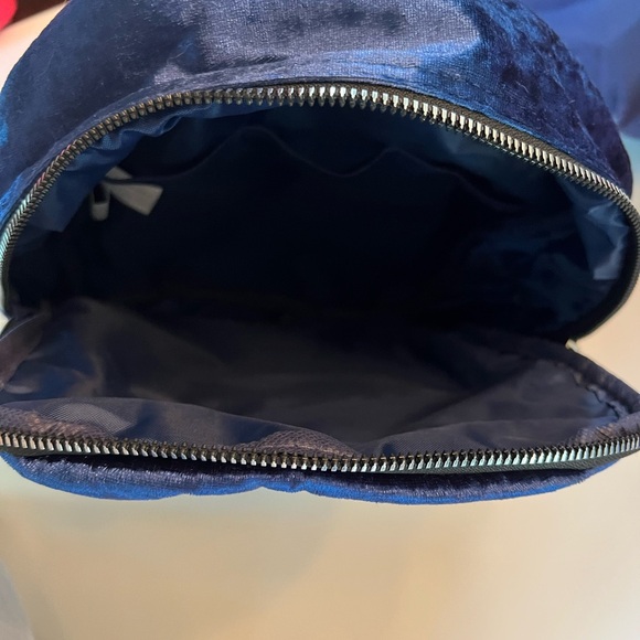 Disney Frozen II Elsa And Anna Soft Blue Velour Kids Small Backpack - Picture 3 of 5